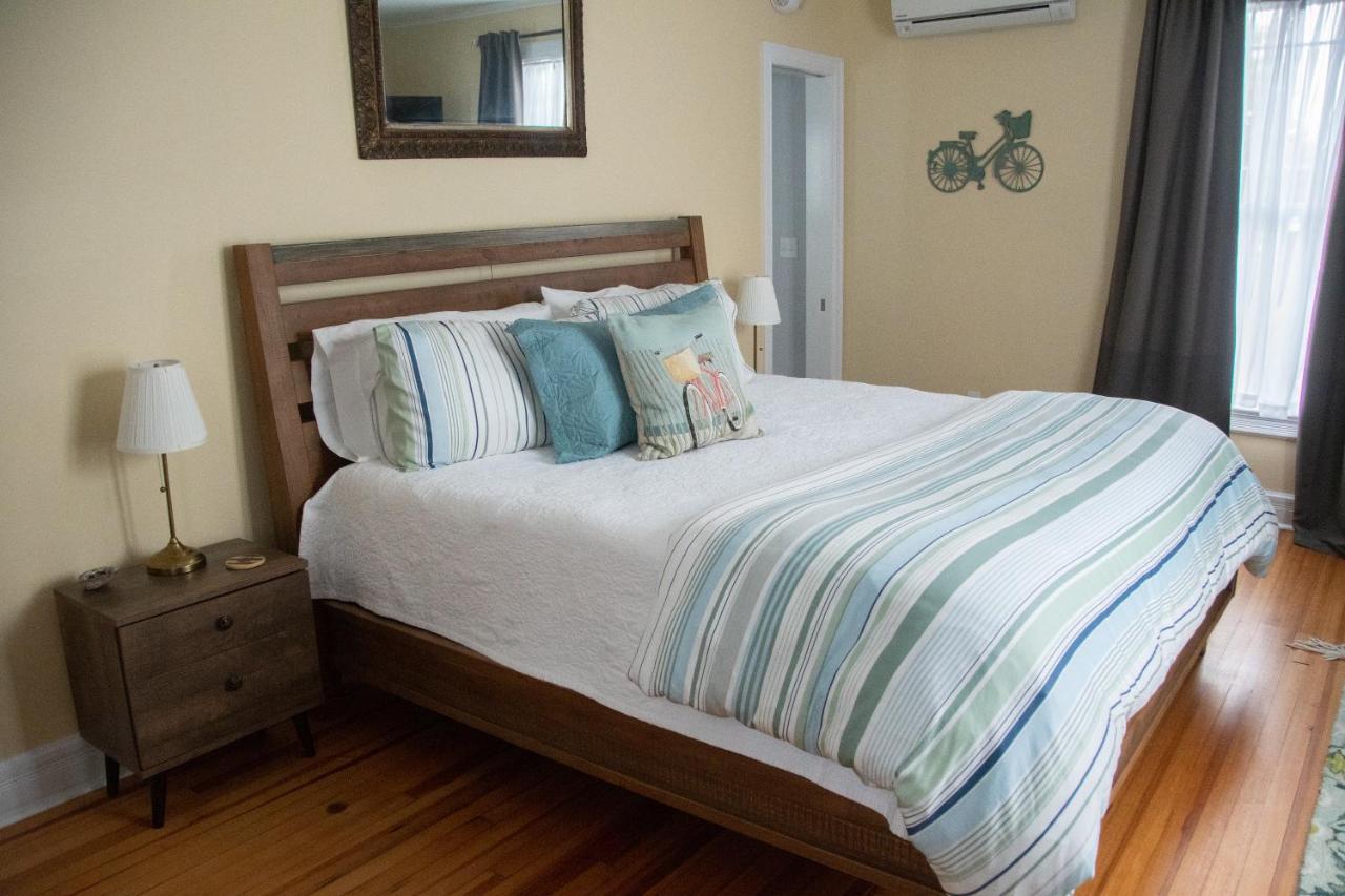 The Ocean Bay House Bed & Breakfast Bay Shore Exterior photo
